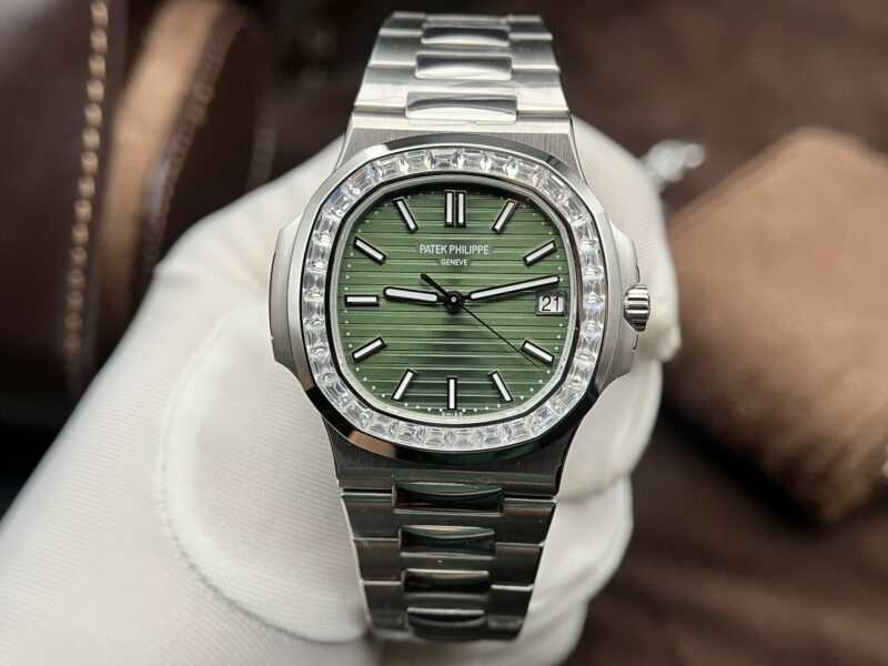 Patek Philippe Nautilus 5711 Green Dial Baguette Stone Bezel Replica 3K Factory 40mm