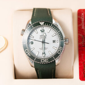 Omega Seamaster Planet Ocean 600M Silver Dial Green Rubber Strap Best Replica VSF 43.5mm